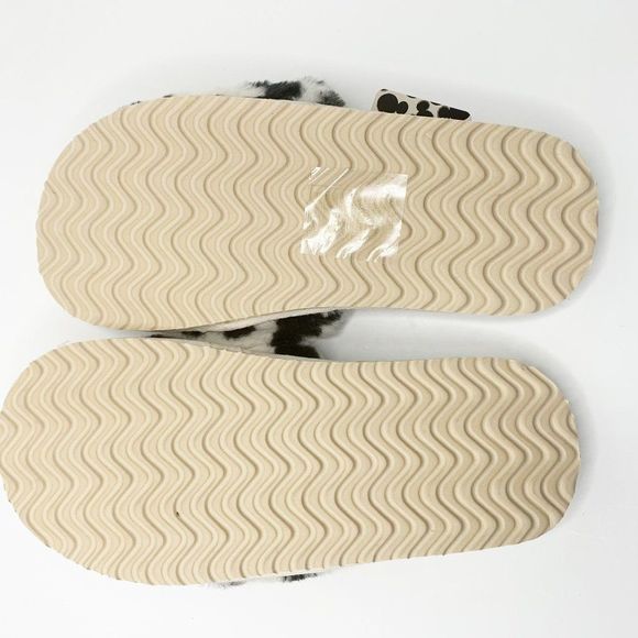 Disney Womens White Mickey Mouse Faux Fur Flat Slip On Slide Sandals - Picture 9 of 11